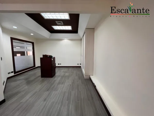 Alquiler de Local en Ofiplaza del Este en Curridabat, San José — $3,102 - Foto 2 de 12