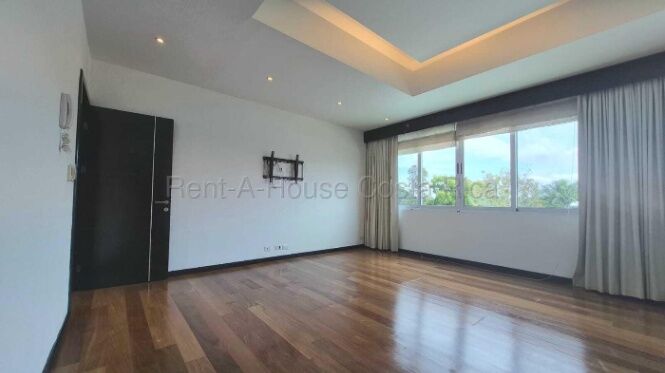 Exclusiva casa en venta esquinera en condominio de lujo en Santa Ana #26-2116 GS en Piedades, Santa Ana, San José — $450,000