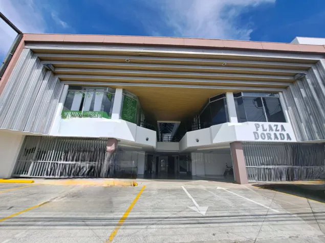 ALQUILER DE EDIFICIO DE LOCALES COMERCIALES, MORAVIA, PLAZA DORADA en San Vicente, Moravia, San José — ₡ 800 000
