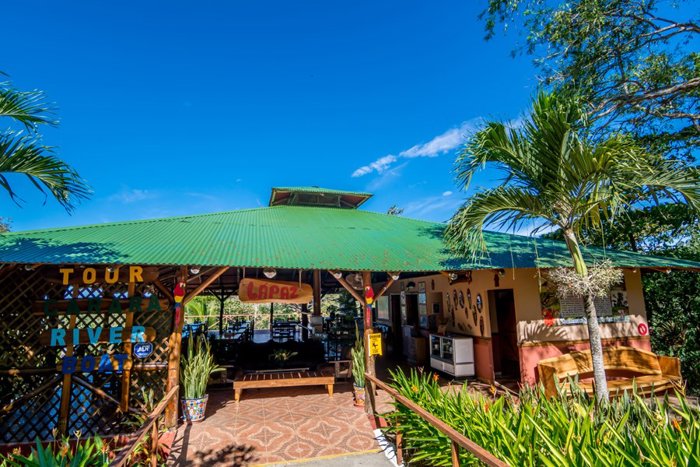 Beautiful Hotel on SALE. the best area for birdwatchers in Tárcoles, Garabito, Puntarenas — $2,500,000