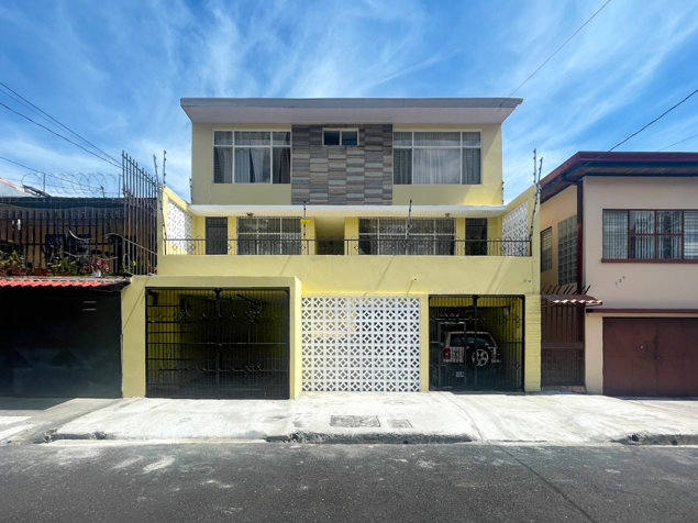 Se venden 2 casas tipo duplex en San Cayetano, Desamparados (AD). in Desamparados, San José — $320,000