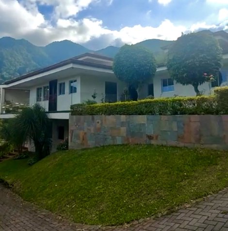 Venta de Casa con Permiso de Uso Comercial en San Antonio de Escazú in San Antonio, Escazú, San José — $795,000