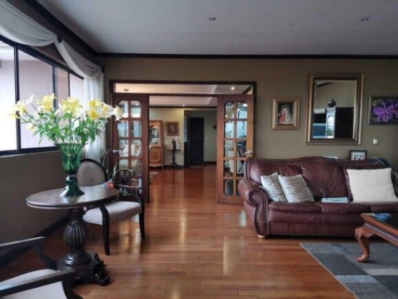 Venta de Casa en San Rafael de Escazú. RAH 23-516 Precio Negociable. en San Rafael, Escazú, San José — $390,000