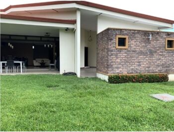 VENDO CASA DE UNA PLANTA EN PIEDADES DE SANTA ANA. in Piedades, Santa Ana, San José — $385,000 - Photo 4 of 10