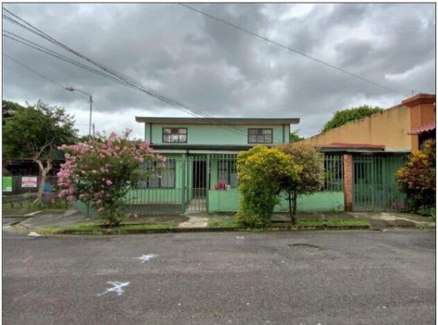 Venta de Casa + APTO en Curridabat, San José.  en Curridabat, San José — ₡ 120 000 000