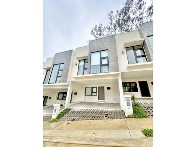 CASA EN ALQUILER, NUEVA , SANTA ANA URBANO en Santa Ana, San José — $2,000