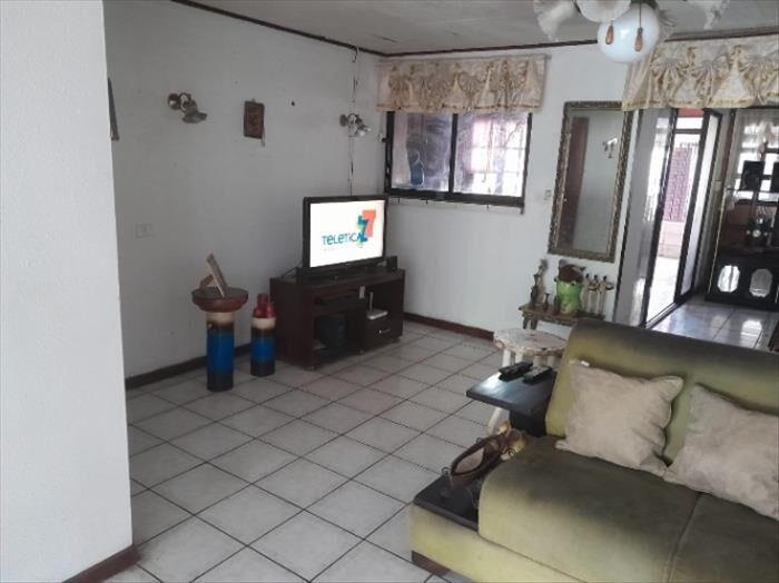 SE VENDE BELLA CASA EN EL ROBLE DE PUNTARENAS.  en El Roble, Puntarenas — ₡ 68 000 000