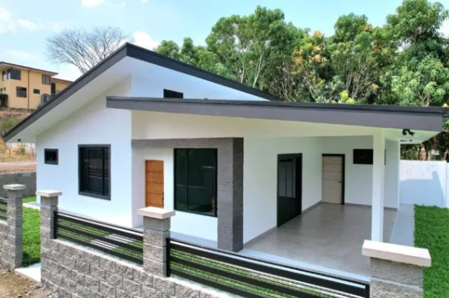 ESPECTACULAR CASA EN RÍO GRANDE DE ATENAS.  en Atenas, Alajuela — $255,000