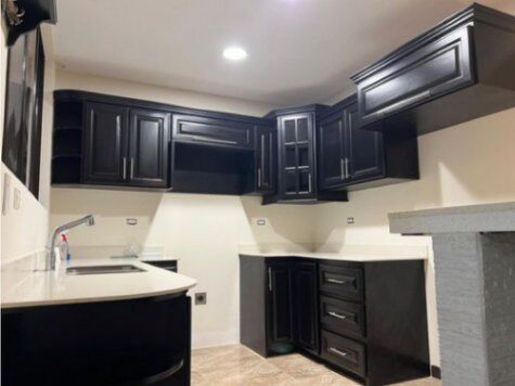 VENTA DE CASA CON DOS APARTAMENTOS, CARTAGO, LA UNIÓN, SAN DIEGO - 10143909 en San Ramón, La Unión, Cartago — ₡ 137 000 000
