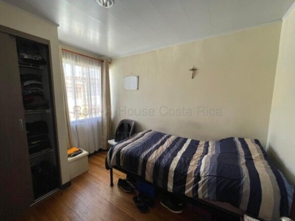 MLS-26-1913 LS VENTA CASA ZAPOTE SAN JOSE CONTACTENOS AL # 86127562 en Zapote, San José — ₡ 72 000 000
