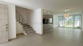 Se alquila casa con patio en Escazú San José 26-1584 en San Rafael, Escazú, San José — $2,400 - Foto 5 de 23