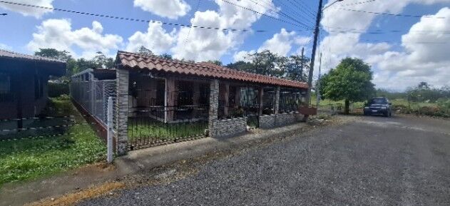 SE VENDE BELLA PROPIEDAD Y CASA EN POCOCI, LIMÓN.  en Cariari, Pococí, Limón — ₡ 30 000 000