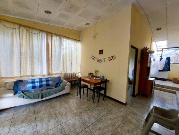 Se vende propiedad con 2 apartamentos en Mata de Plátano San José 26-355 en Mata de Plátano, Goicoechea, San José — ₡ 540 000 000
