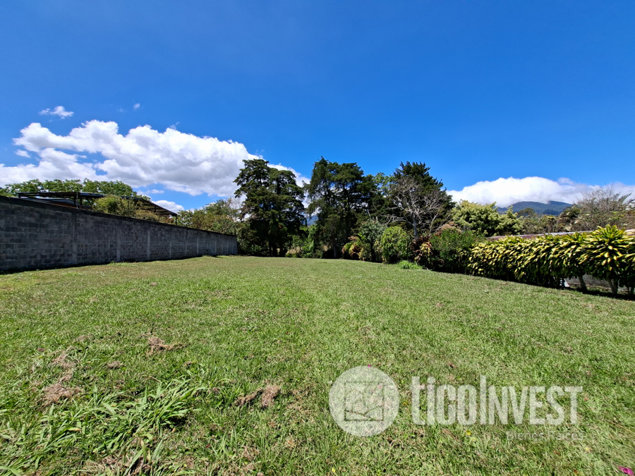 Lote San Isidro de Heredia **2305 en San Isidro, Heredia — $245,000 - Foto 2 de 16