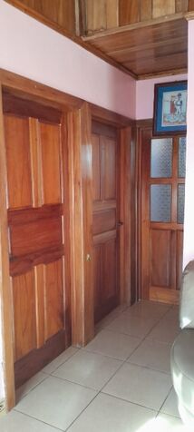 BELLA CASA, APARTAMENTO Y TALLER EN PÉREZ ZELEDÓN.  en Daniel Flores, Pérez Zeledón, San José — ₡ 80 000 000