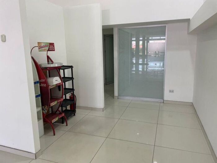 Venta de Local Comercial en Desamparados, San José. in San Rafael Abajo, Desamparados, San José — $180,000