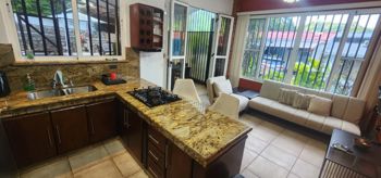 Casa Colibri Tranquilidad, confort y naturaleza en Punta Leona en Tárcoles, Garabito, Puntarenas — $285,000 - Foto 2 de 36