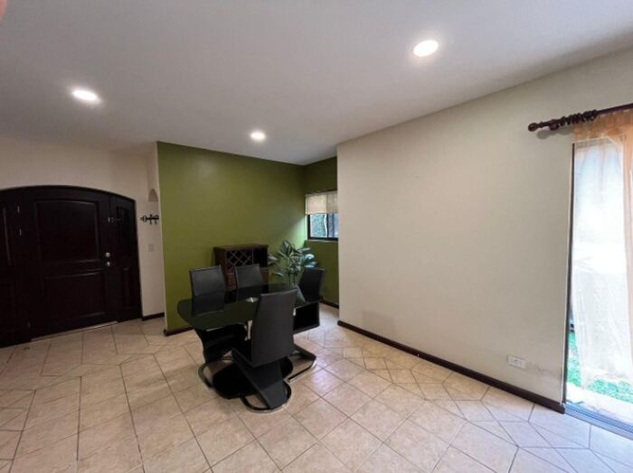 Casa en venta en condominio con seguridad y excelente ubicación en Brasil de Mora #26-1021 GS in Colón, Mora, San José — $250,000