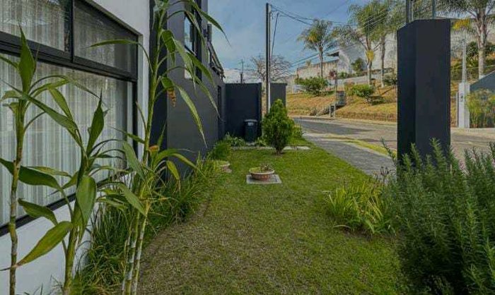 CASA CON PISCINA PRIVADA EN SABANILLA. en Sabanilla, Montes De Oca, San José — $425,000 - Foto 2 de 25