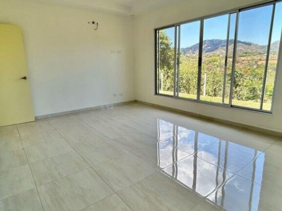 Se vende moderna casa con patio en Santa Eulalia de Atenas 25-1796 en Santa Eulalia, Atenas, Alajuela — $245,000