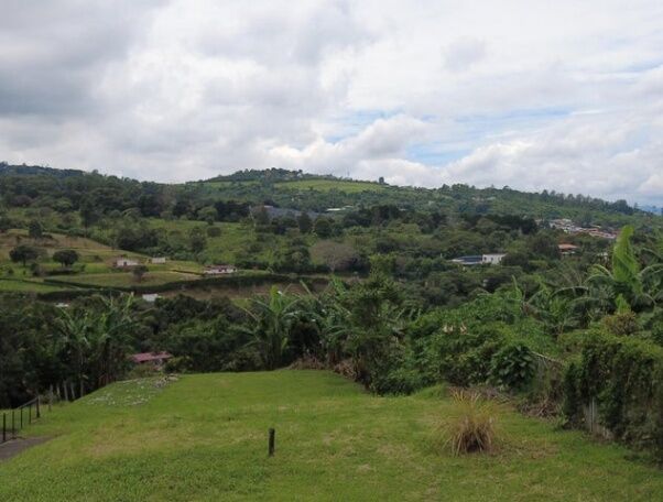 Se vende amplio lote de 1400m2 en Barva de Heredia 23-543 en Barva, Heredia — ₡ 155 000 000