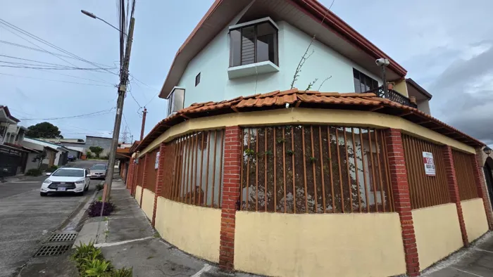 Propiedad Esquinera de Uso Mixto | Negocio + Residencia | Moravia en San Vicente, Moravia, San José — ₡ 90 000 000 - Foto 2 de 20