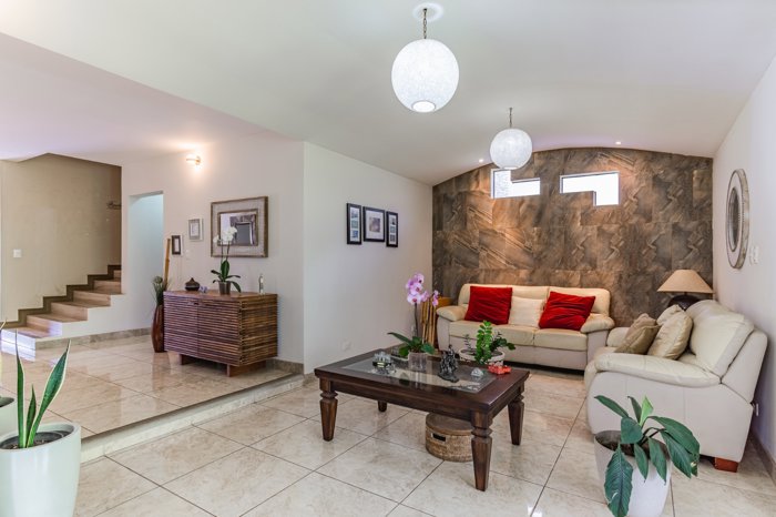 Venta de Casa de 4 Habitaciones en La Guácima, Alajuela en Guácima, Alajuela — $430,000 - Foto 2 de 23