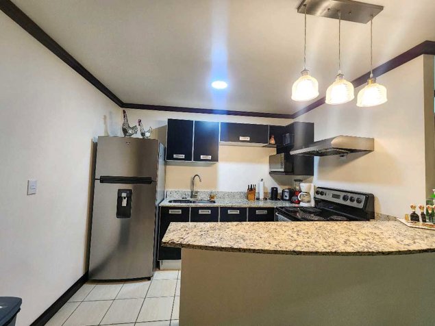 Venta o Alquiler de Apartamento en Avalon Santa Ana in Santa Ana, San José — $220,000