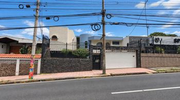 Venta de Propiedad con Uso Mixto en San Vicente de Moravia, Los Colegios. RAH 27-9