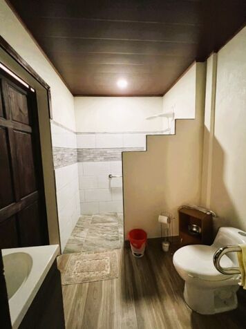 HERMOSA CASA EN VENTA EN LA ZONA TRANQUILA DE MIRAVALLES, DANIEL FLORES en Daniel Flores, Pérez Zeledón, San José — $215,000