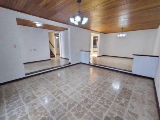 MLS-23-305 VENTA CASA ZAPOTE SAN JOSE en Zapote, San José — $260,000 - Foto 2 de 10