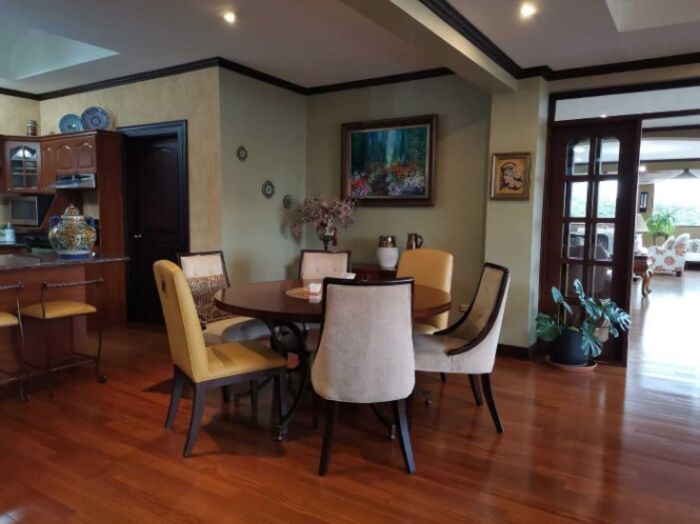 CASA PARA INVERSION EN VENTA EN ESCAZÙ en San Rafael, Escazú, San José — $390,000