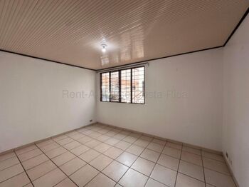 Alquiler apartamento amplio con jardín y uso flexible #26-1871 GS en San Rafael, Escazú, San José — $1,350 - Foto 4 de 11