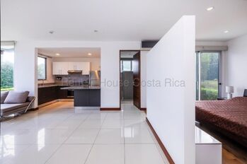 Apartamento con jardín y terraza en exclusivo eco-condominio #26-1712 GS in San Antonio, Escazú, San José — $1,200 - Photo 4 of 9