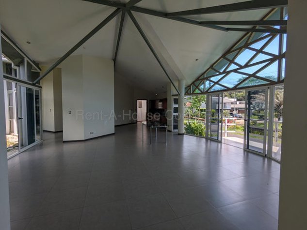 Alquiler de Casa en HACIENDA LOS REYES-La Guácima de Alajuela. RAH 27-552 en Guácima, Alajuela — $1,500 - Foto 2 de 14