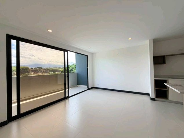 ESTRENE APARTAMENTO EN BOSQUES DEL CAFE, ESCAZÚ. in Escazú, San José — $1,350 - Photo 3 of 37