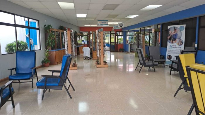 Venta propiedad excelente para clinicas, oficinas, centro educativos en San Francisco de Dos Ríos, San José — $2,500,000 - Foto 2 de 58