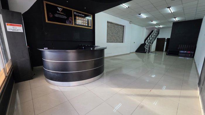Alquiler, Local Comercial, San José, Rohrmoser en Mata Redonda, San José — $2,500