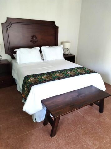 Venta de Hotel Quinta en San José de Alajuela.  en San José, Alajuela — ₡ 525 000 000