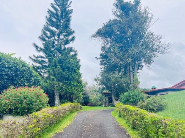 CASA EN VENTA EN SAN RAFAEL HEREDIA en Ángeles, San Rafael, Heredia — $500,000