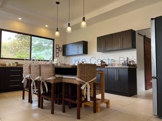 Venta de Impresionante Casa en Piedades, Santa Ana / Mls. 26-1487 OFC JB en Piedades, Santa Ana, San José — $395,000 - Foto 4 de 9