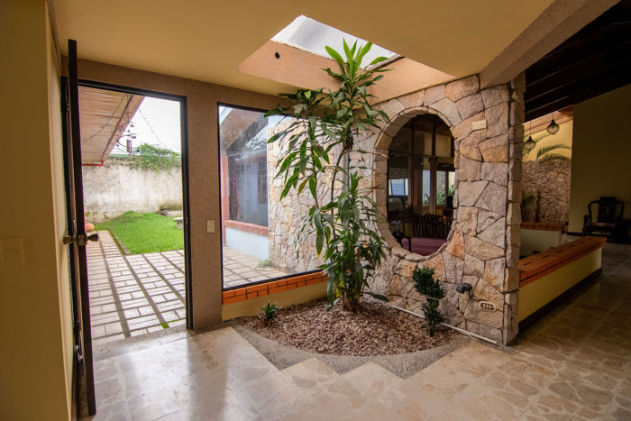 VENTA DE CASA, SAN JOSÉ, MORAVIA, LOS COLEGIOS en San Vicente, Moravia, San José — ₡ 286 000 000