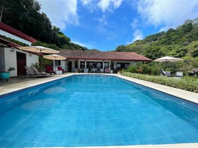 Perfecta y exitosa propiedad de alquiler vacacional se vende in Atenas, Alajuela — $1,000,000