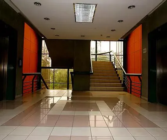 Alquiler oficinas en San José B- Tournón en Calle Blancos, Goicoechea, San José — $2,777