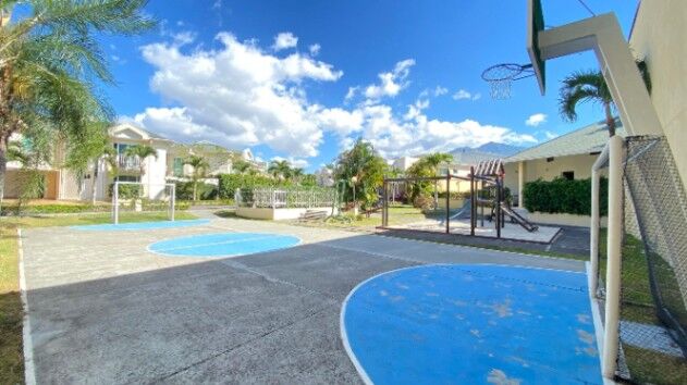 Alquiler de Preciosa Casa totalmente Amoblada en Escazú / OFC Mls. 25-952 en San Rafael, Escazú, San José — $3,400