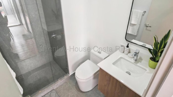 Alquiler de Apartamento AMUEBLADO en Torre Escalante, San José. RAH 26-2034 in Guaitil, Acosta, San José — $1,100 - Photo 3 of 7