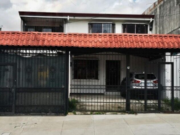 Venta de Casa + 4 APTOS en Catedral, San José. in Catedral, San José — ₡ 150 000 000
