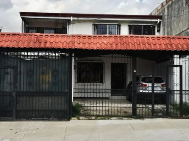 House Sale + 4 APARTMENTS in Catedral, San José. in Catedral, San José — ₡ 150 000 000