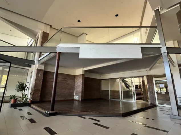 ALQUILO LOCAL COMERCIAL PARA RESTAURANTE EN SAN PEDRO en San Pedro, Montes De Oca, San José — $3,756