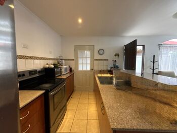 Oportunidad en Heredia – Casa en Condominio de Alta Plusvalía en San Josecito, San Rafael, Heredia — 92 000 000 ₡ - Foto 4 de 11